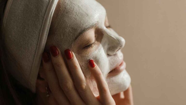Essential Post-Facial Care: Do’s and Don’ts for a Lasting Glow